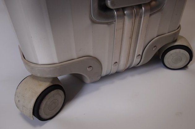 リモワ RIMOWA プルタブ4輪TOPAS 932.77 中古スーツケース 104L